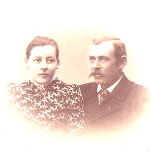 c__genealog_dg8data_dgpic_iii_7_ernst_henrik_vilhelm_jonsson_&_iii_8_klara_katarina_hedin.jpg